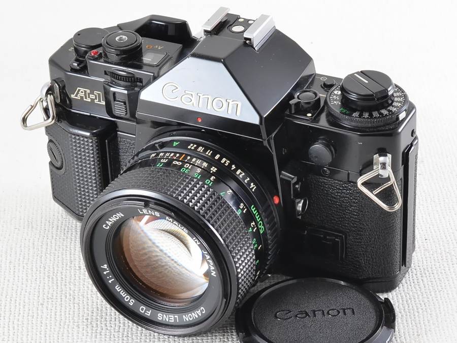 フィルムカメラCanon AV-1 + FL 50mm F1.4フィルムカメラ　美品　完動品